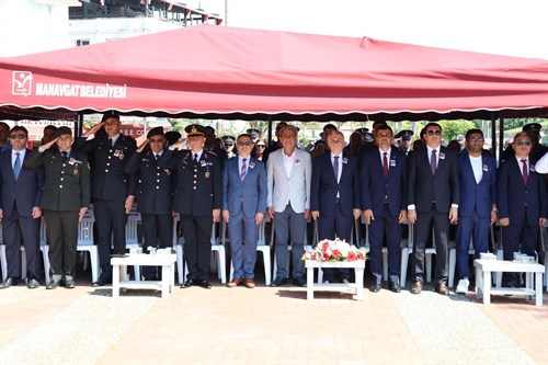 Kaymakamımız Adil KARATAŞ Cumhuriyet Meydanında Düzenlenen 19 Mayıs...