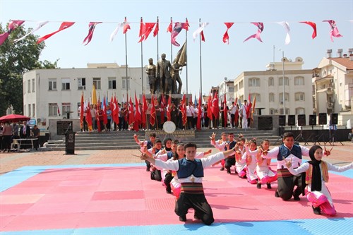 19 Mayıs Atatürk'ü Anma Gençlik ve Spor Bayramı Konulu Kompozisyon, Şiir ve Resim Yarışması